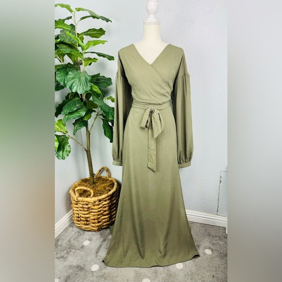 Joyfolie Dresses & Skirts - NWT JoyFolie Mía Joy Malin Olive Green Chiffon Long Sleeve Maxi Dress